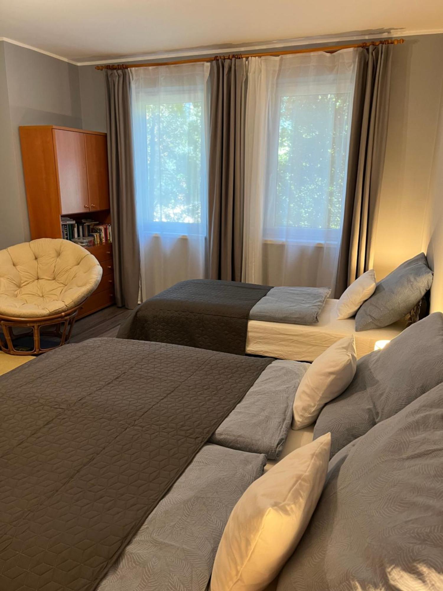 Mandula Vendeghaz Apartment Егер Екстериор снимка