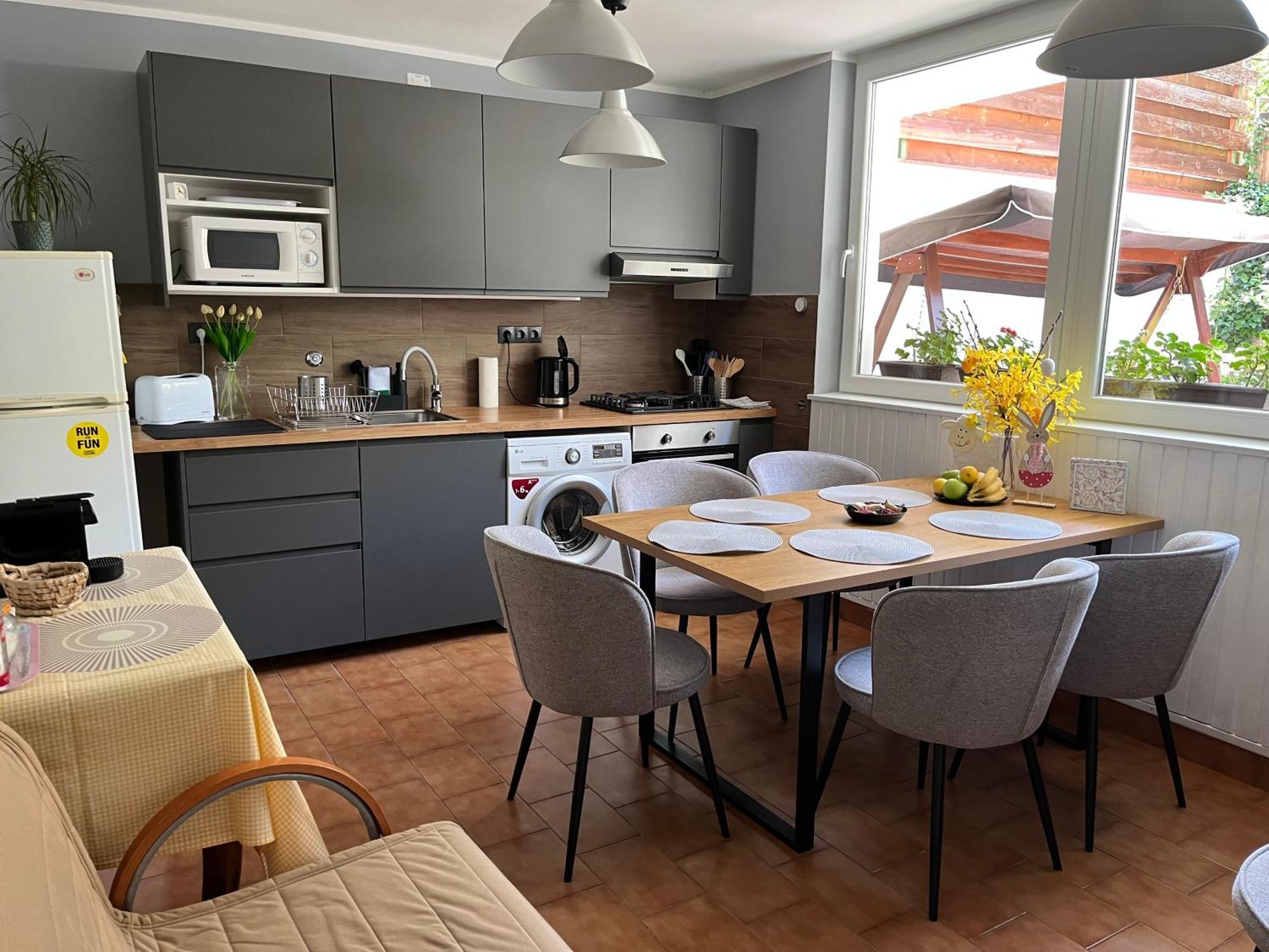 Mandula Vendeghaz Apartment Егер Екстериор снимка