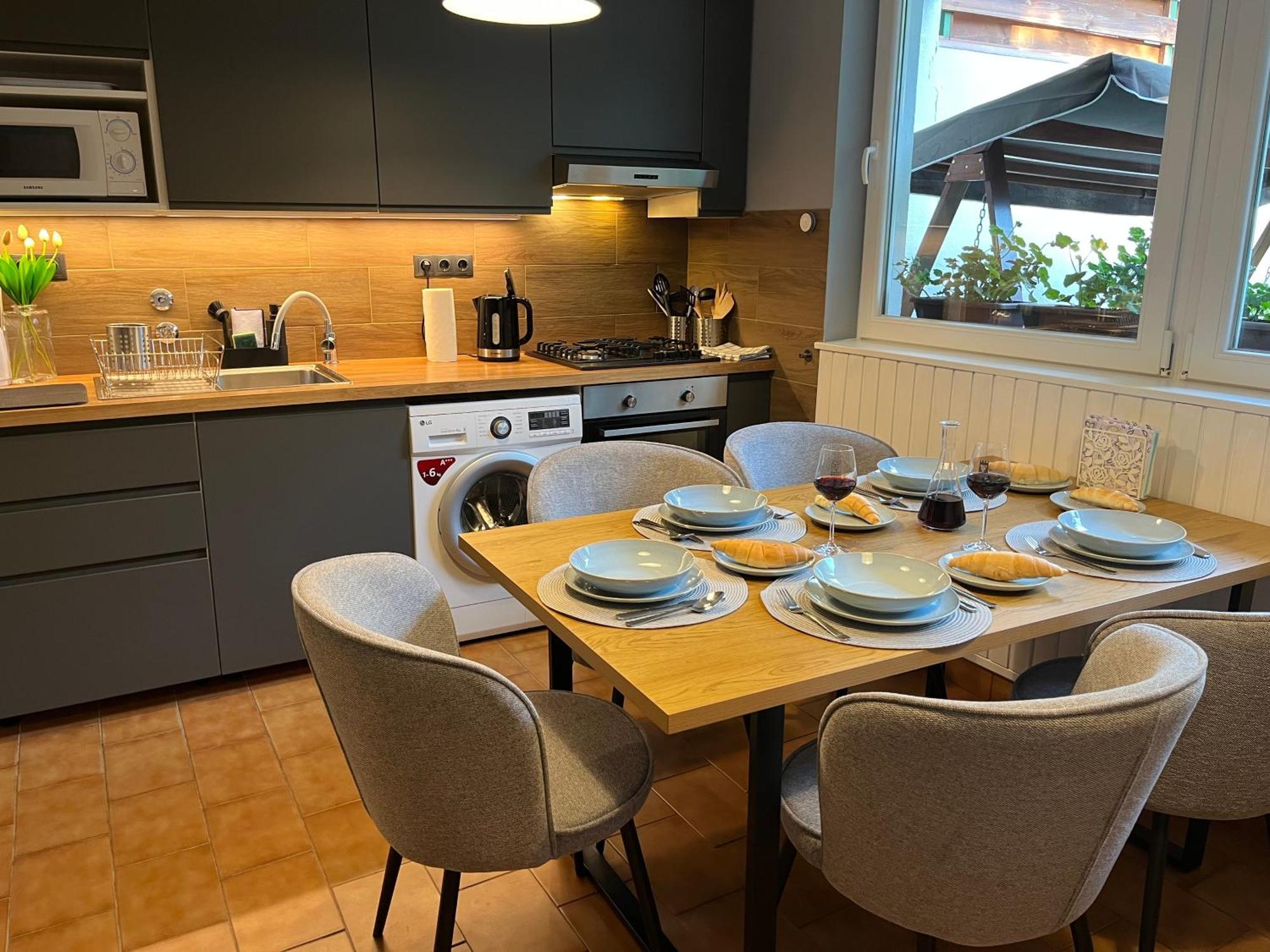 Mandula Vendeghaz Apartment Егер Екстериор снимка